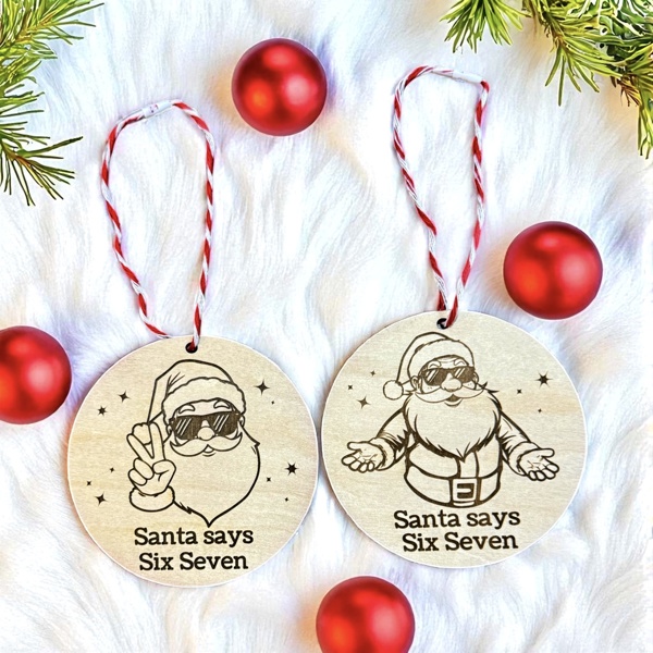 その他  Christmas Present Ornament Photoroom_20251010_151948.jpg