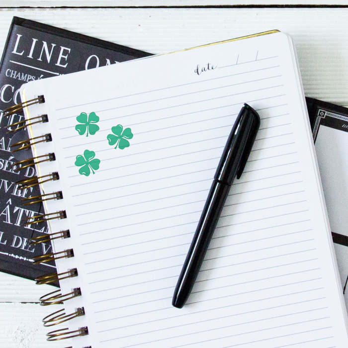 Four Leaf Clover Self Inking Stamp / 2000 Plus Green Ink Rubber Stamp