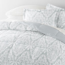 Full/Double English Countryside Light Gray Bedding Bundle, Patterned Microfiber Comforter Set and Solid Sheet Set