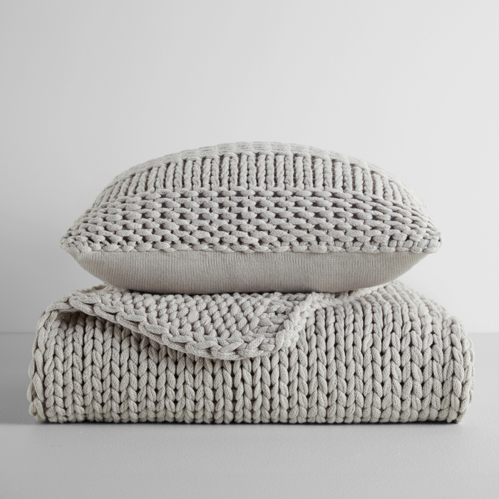 Chunky Throw Blanket and Decor Pillow Bundle