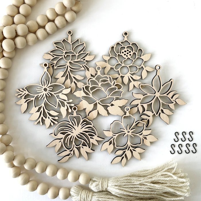 Flower Wood Bead Garland with Interchangeable Seasonal Charms
