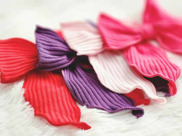 Solid color ribbed hair bow