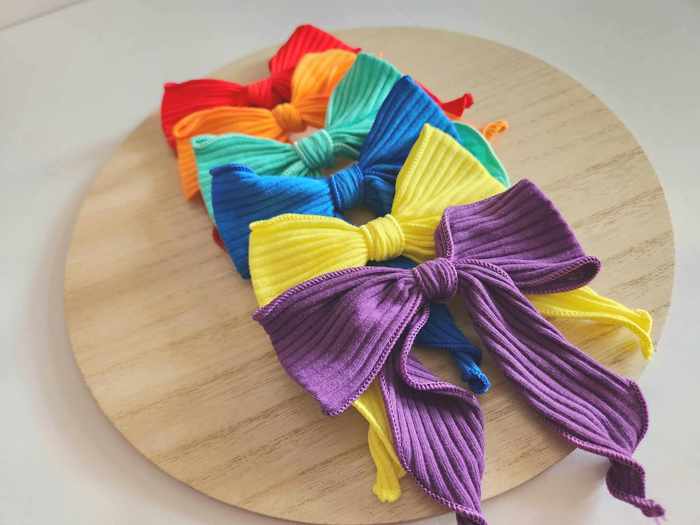 Solid color ribbed hair bow