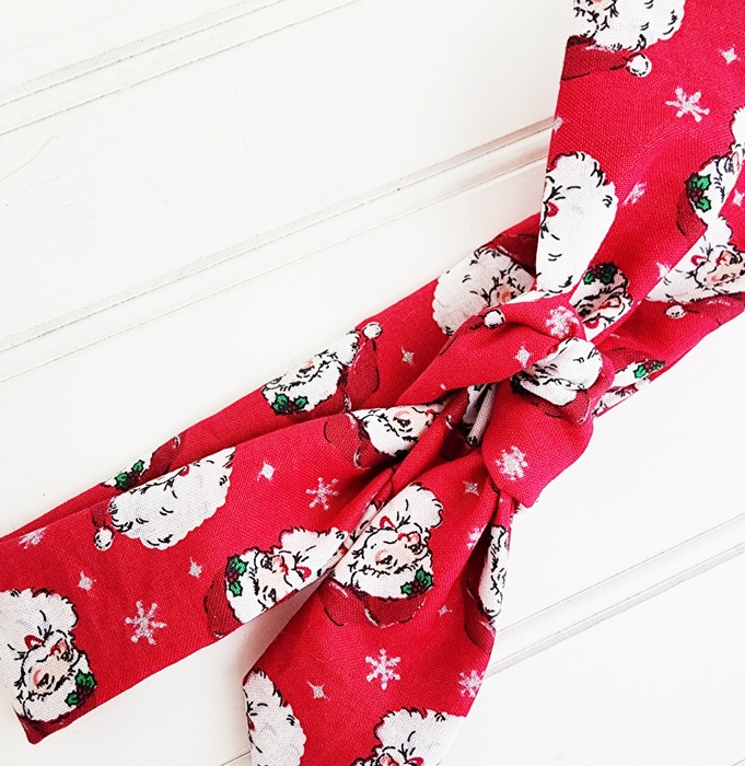 Knotted Headband - Vintage Santa