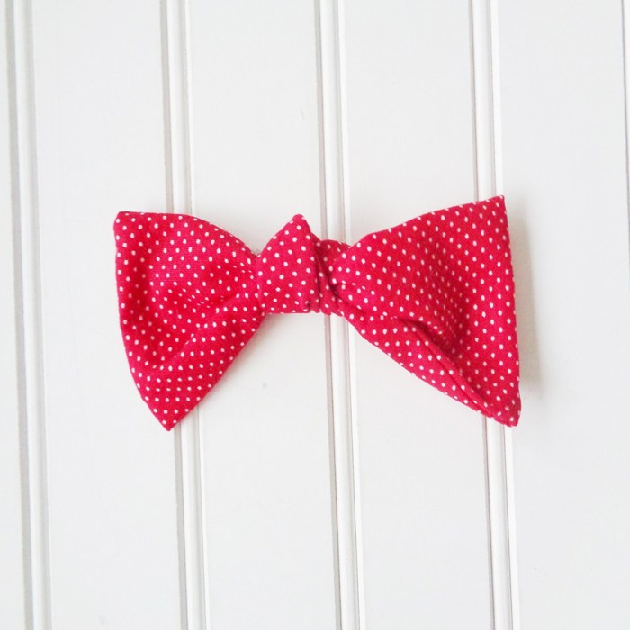 Hair Bow - Black and Red Vintage Plaid