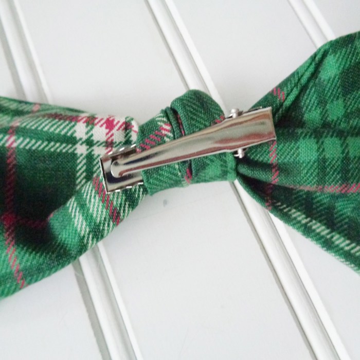 Hair Bow - Green and Berry Plaid