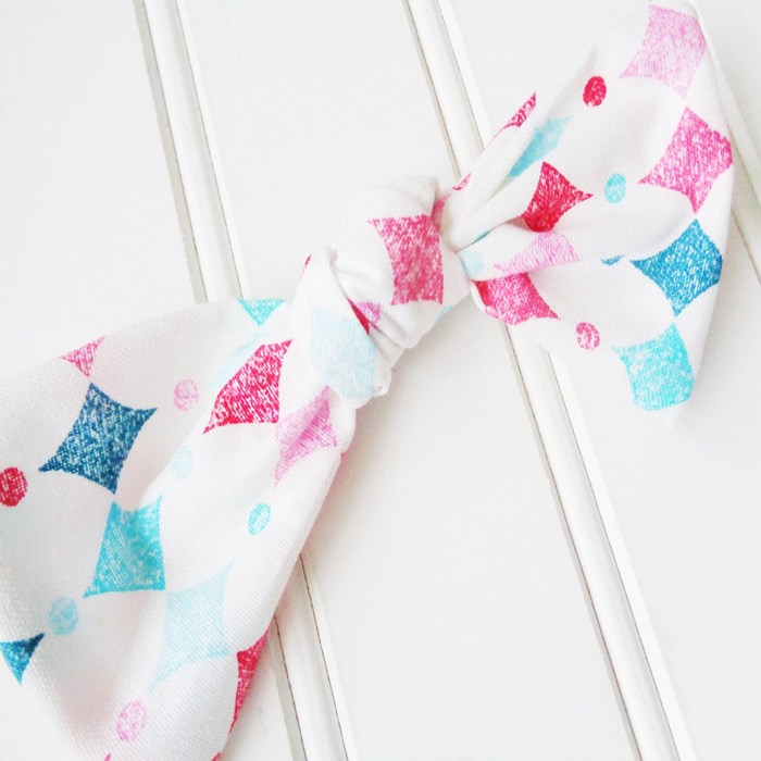 Hair Bow - Vintage Diamond Pattern