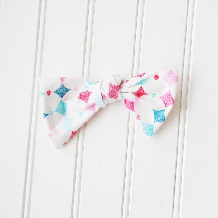 Hair Bow - Vintage Diamond Pattern