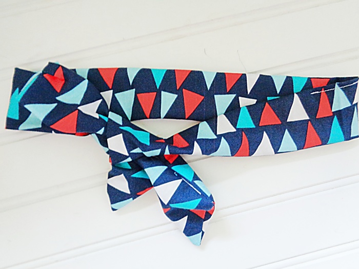 Knotted Headband - Triangles on Navy