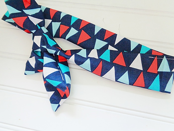 Knotted Headband - Triangles on Navy