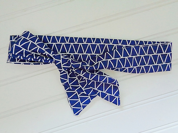 Knotted Headband - White Triangles on Navy