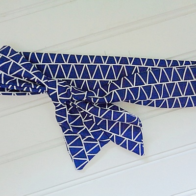 Knotted Headband - White Triangles on Navy