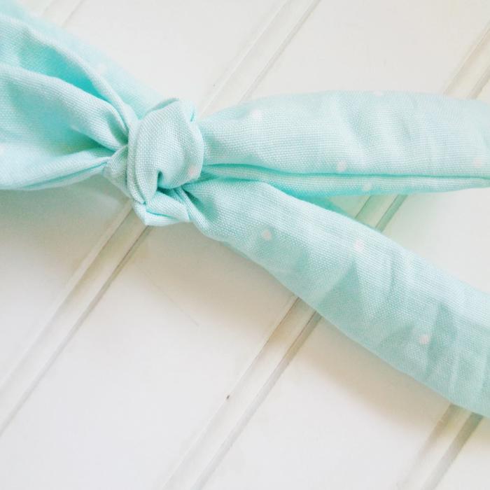 Skinny Headband - Dots on Light Blue