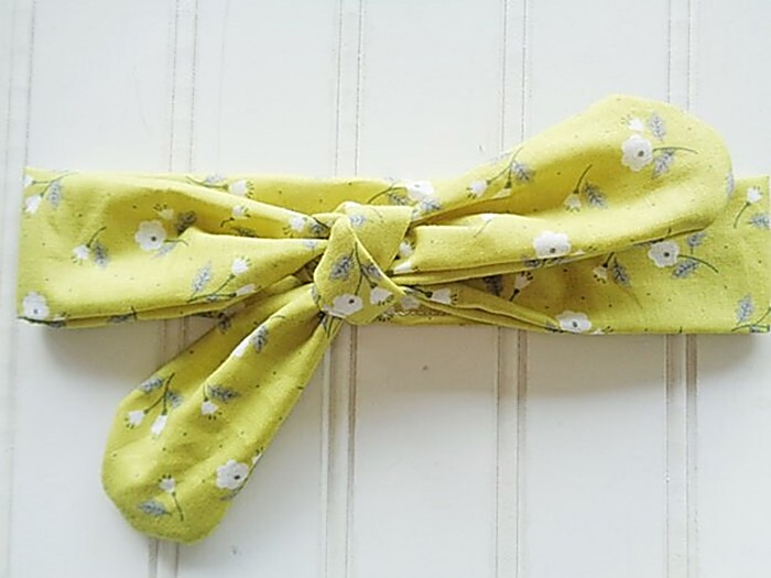 Knotted Headband - Flowers on Green