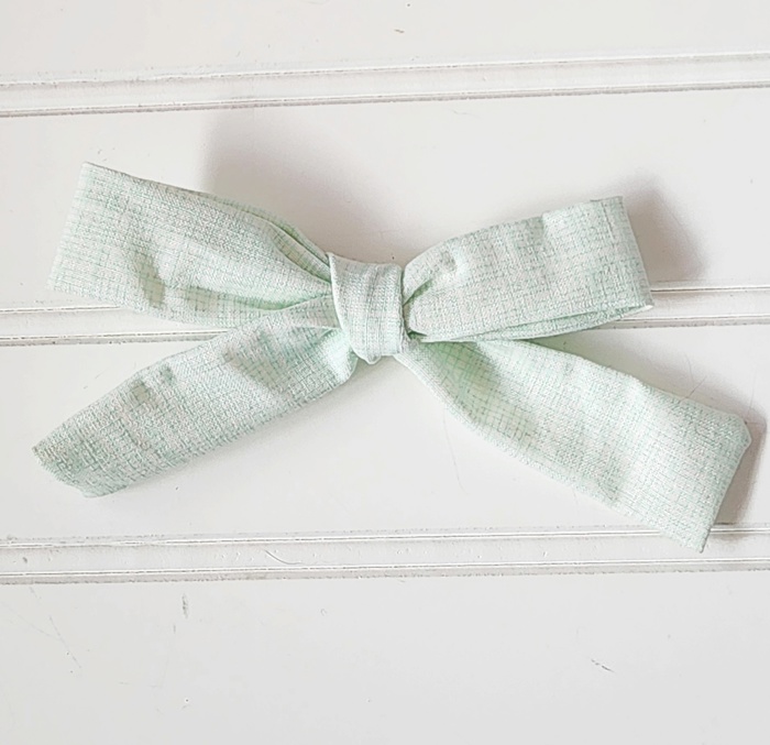 Classic Bow Clip - Mint Lines
