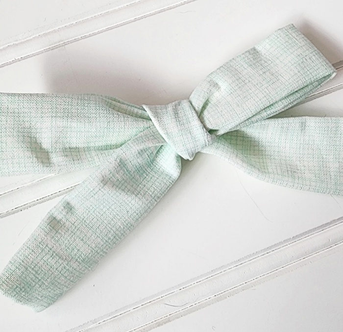 Classic Bow Clip - Mint Lines