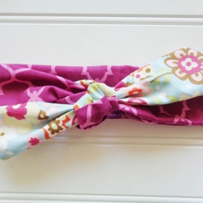 Knotted Headband - Maroon Quartrefoil with Floral on Blue