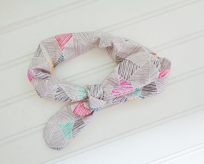 Knotted Elastic Headband - Mod Print on Gray