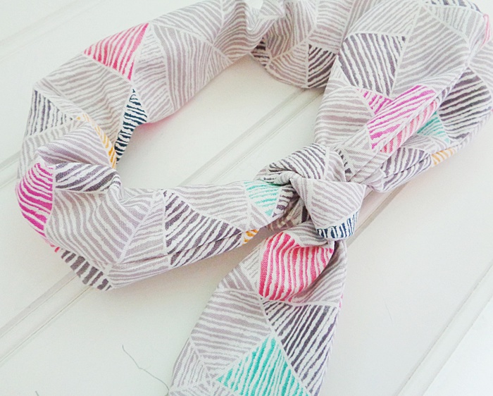 Knotted Elastic Headband - Mod Print on Gray