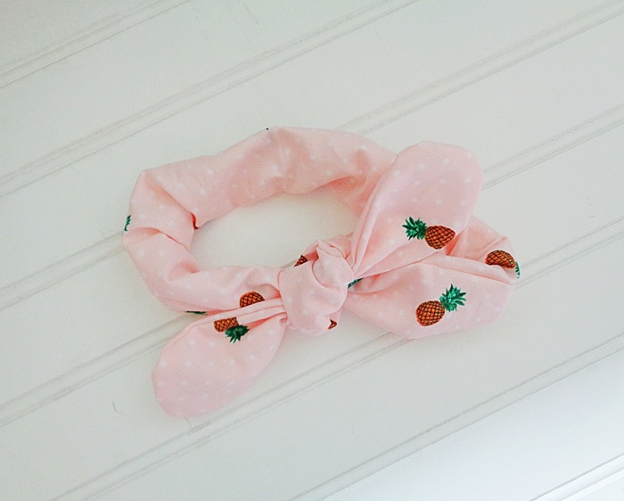 Knotted Elastic Headband - Pineapples and Dots on Peach