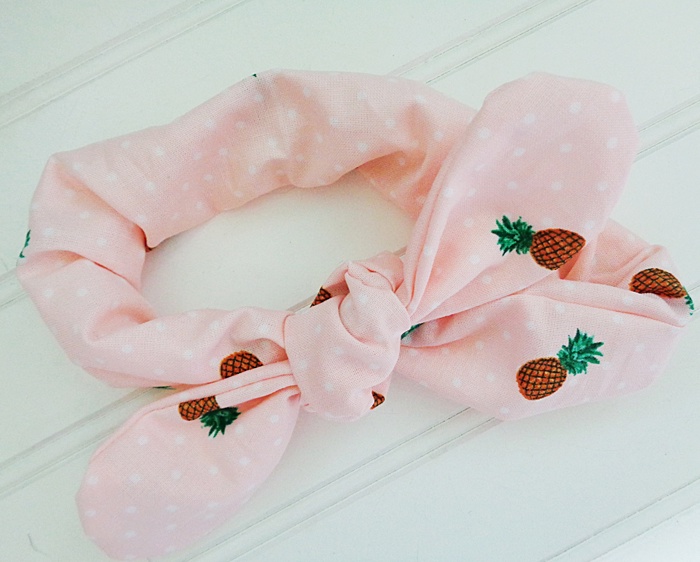 Knotted Elastic Headband - Pineapples and Dots on Peach