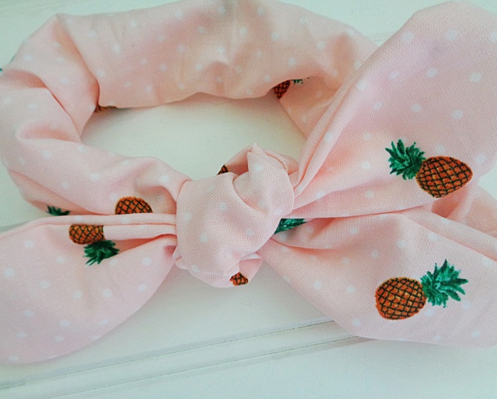 Knotted Elastic Headband - Pineapples and Dots on Peach