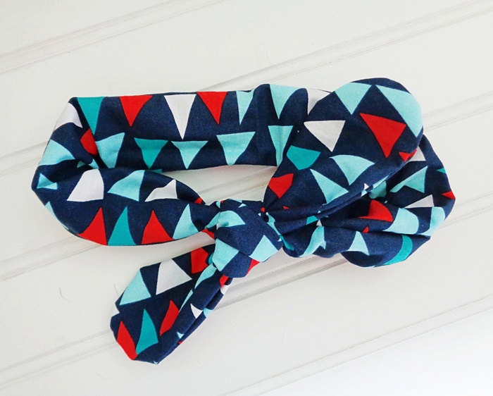 Knotted Elastic Headband - Triangles on Navy