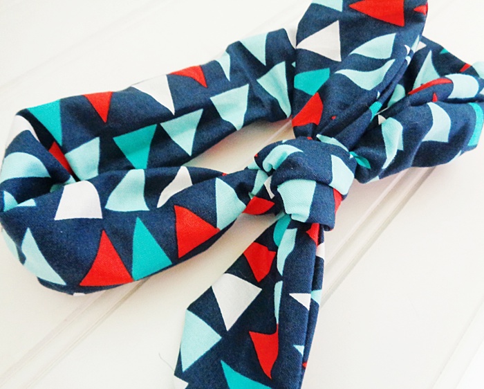 Knotted Elastic Headband - Triangles on Navy