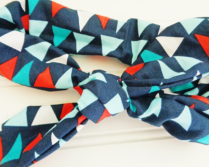 Knotted Elastic Headband - Triangles on Navy