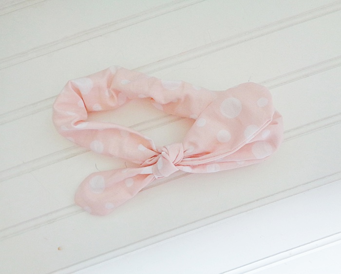 Knotted Elastic Headband - White Dots on Peach