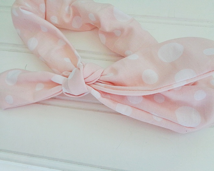 Knotted Elastic Headband - White Dots on Peach