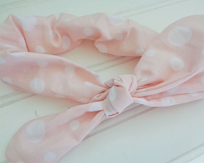 Knotted Elastic Headband - White Dots on Peach