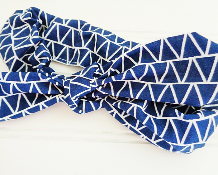 Knotted Elastic Headband - White Triangles on Navy