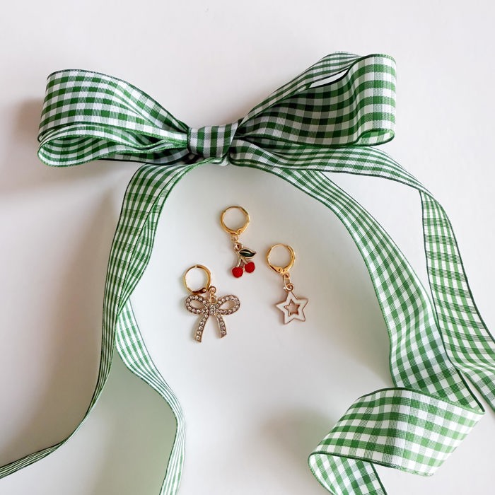Green Gingham Shoe Lace Charm Set