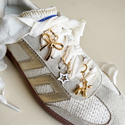 Gold Sneaker Charm Set – Bow, Star & Balloon Dog + Shoe  Lace Accessories