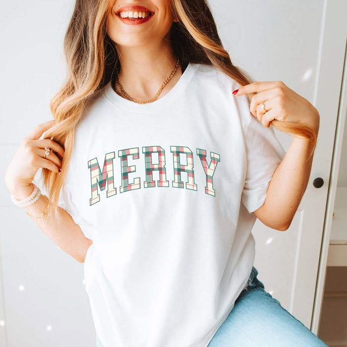 Plaid Merry Christmas Graphic Tee for Women