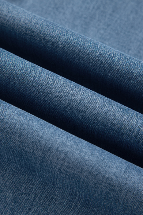Rivet Line Cuffed Jeans