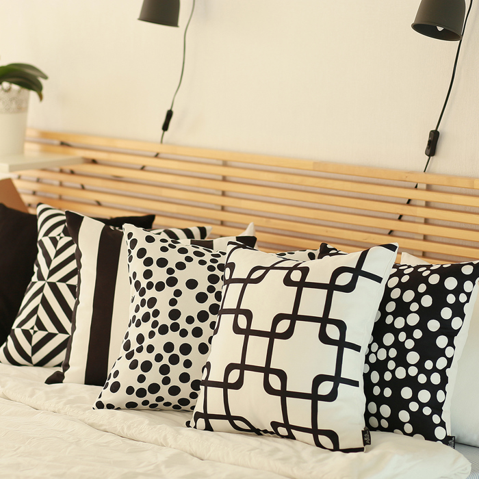 Decorative Geometric Stripe Throw Pillow Cover 18" in. x 18" in. Square for Couch, Bedding