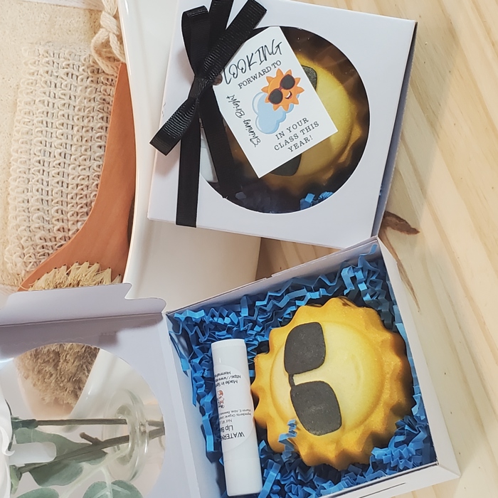 Back to School Teacher Themed Gift Set's l Bath bomb and Lip Balm l Thoughtful Gift l Teacher Gift l Back to School