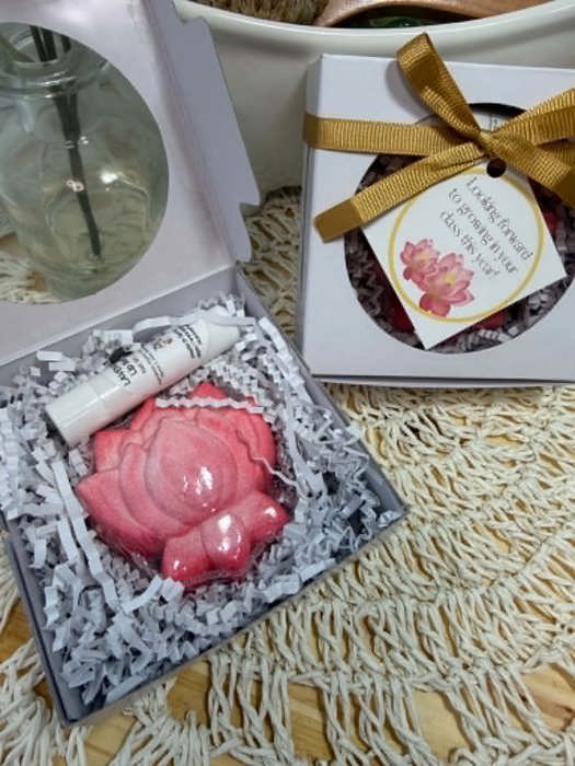 Back to School Teacher Themed Gift Set's l Bath bomb and Lip Balm l Thoughtful Gift l Teacher Gift l Back to School