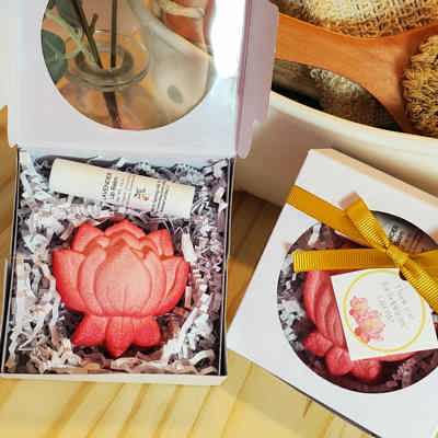 Thank you for helping me grow gift - Lotus Gift Set - Bath Bomb with Lip Balm - Teacher Gift - Employee Gift - Coworker Gift - Friend Gift - Thankful Gift - Thank You Gift - Gift Set - Bath Bomb