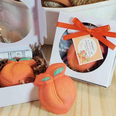 We Really A PEACH IATE you gift - Peach Gift Set - Bath Bomb with Lip Balm - Teacher Gift - Employee Gift - Coworker Gift - Friend Gift - Thankful Gift - Thank You Gift - Gift Set - Bath Bomb
