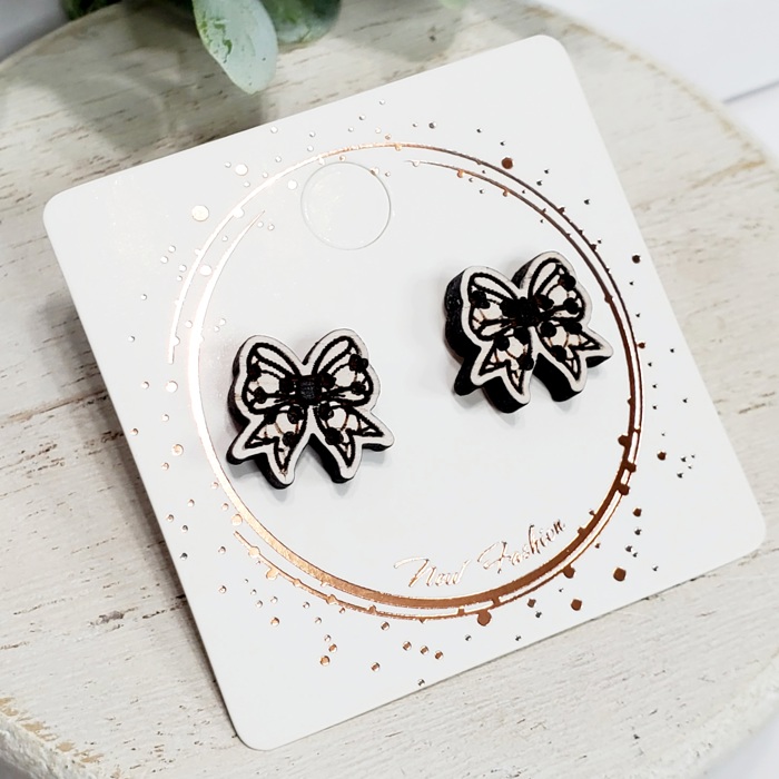 Soccer Bow Wood Studs