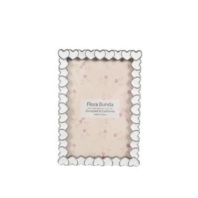 4x6 White Heart Zinc Alloy Frame