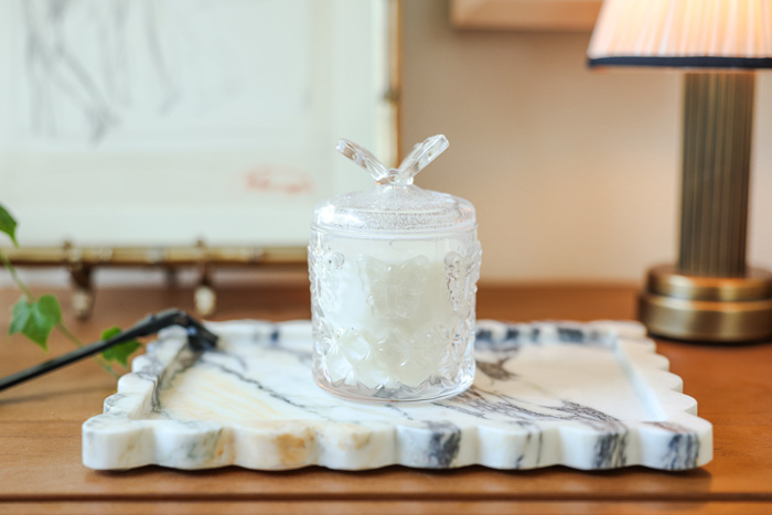 3.25" Glass Candle with Butterfly Lid - Vanilla 7 oz