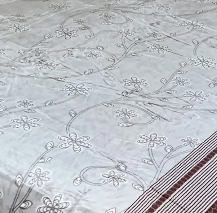Cozy and Luxurious Flannel/Sherpa Queen Sized Blanket