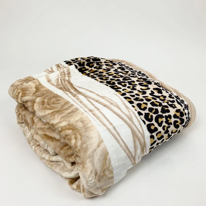 Cozy and Luxurious Flannel/Sherpa Queen Sized Blanket