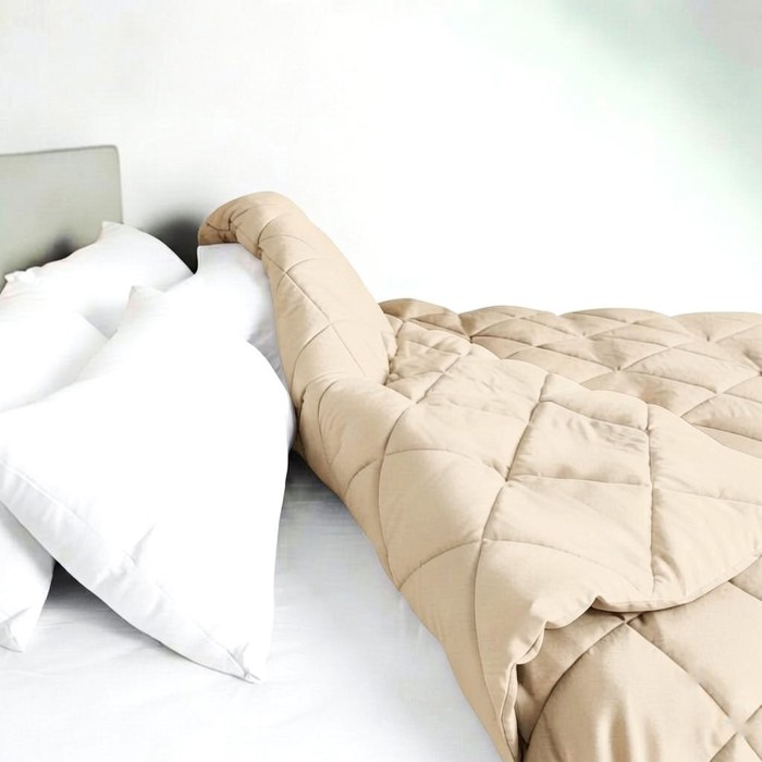 All-Season Lightweight Solid and Reversible Microfiber Comforter