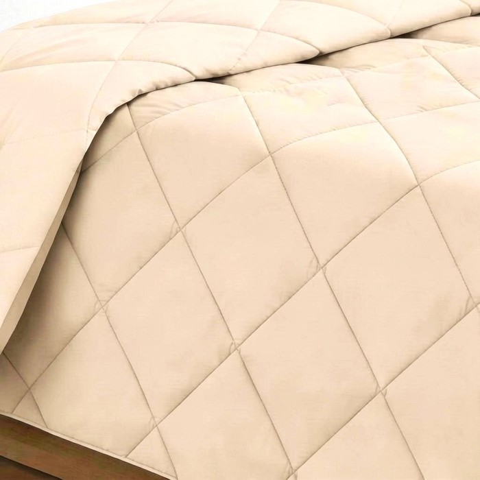All-Season Lightweight Solid and Reversible Microfiber Comforter