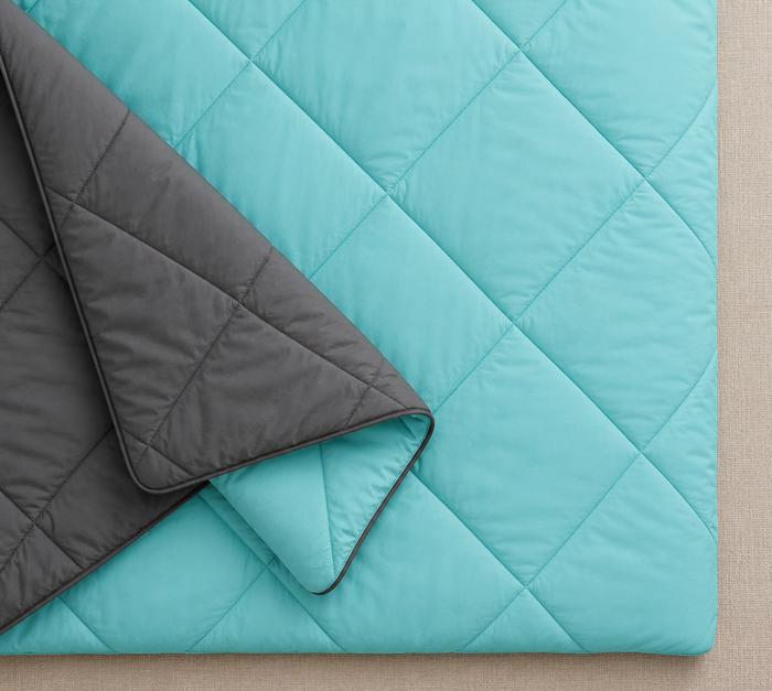 3-Piece Reversible Comforter Bedding Set with 2 Pillowcases, Lightweight Microfiber Construction, Soft Quilted Design for Year-Round Use, Available in Full/Queen & King/California King